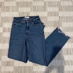 Abercrombie and Fitch 90s Relaxed Jean